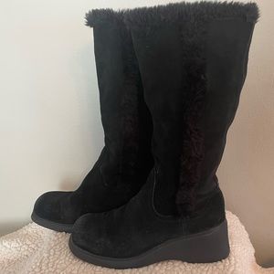 Bongo vintage Y2K suede wedge boot.